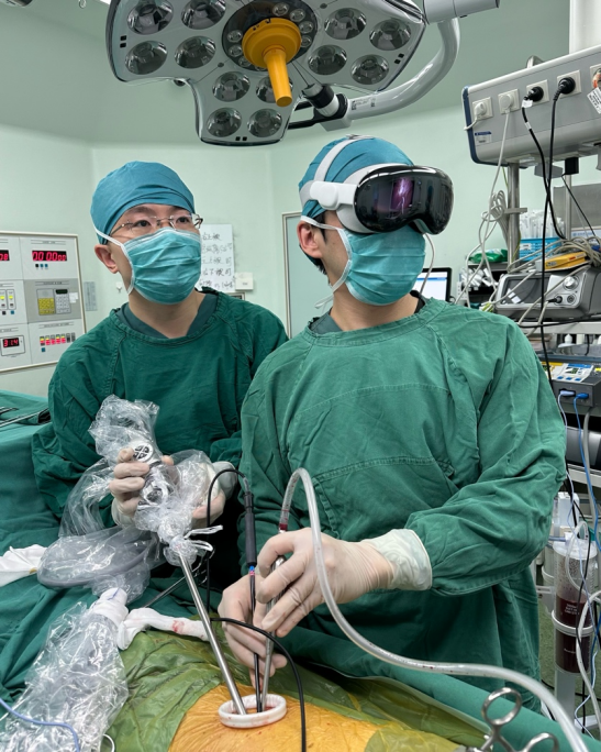 【媒体视角】王俊院士团队国内首次应用Apple Vision Pro辅助胸腔镜肺癌根治术医药新闻-ByDrug-一站式医药资源共享中心-医药魔方